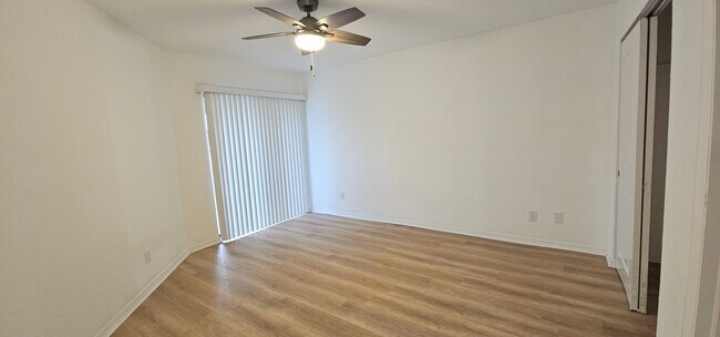 Building Photo - 5220 Landings Blvd