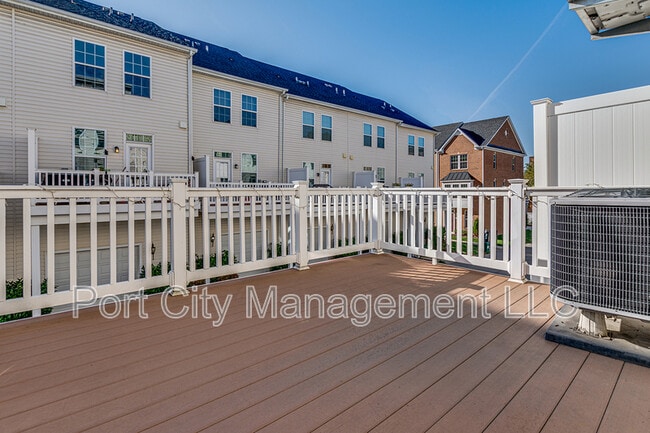 Building Photo - 4519 Foster Ave