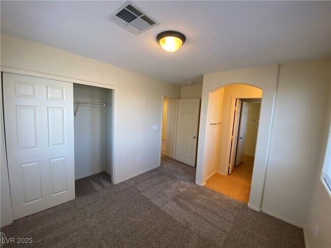 Building Photo - 3945 Bayamon St