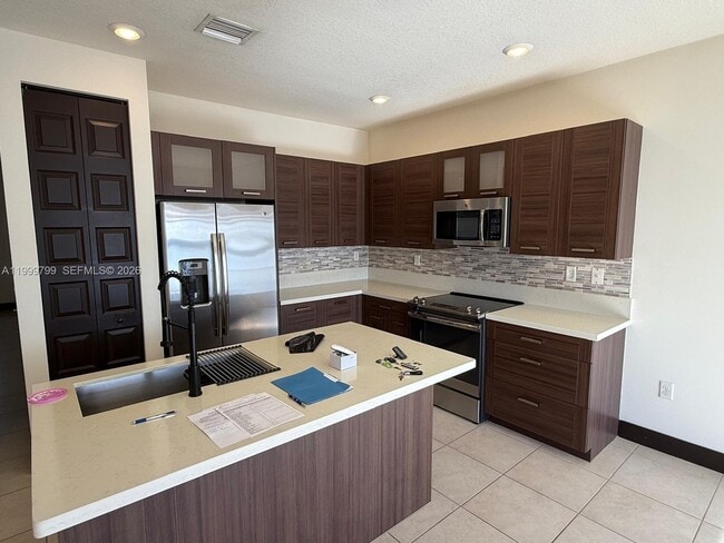 Building Photo - 15955 NW 91st Ct