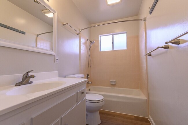 Building Photo - 358 I Ave