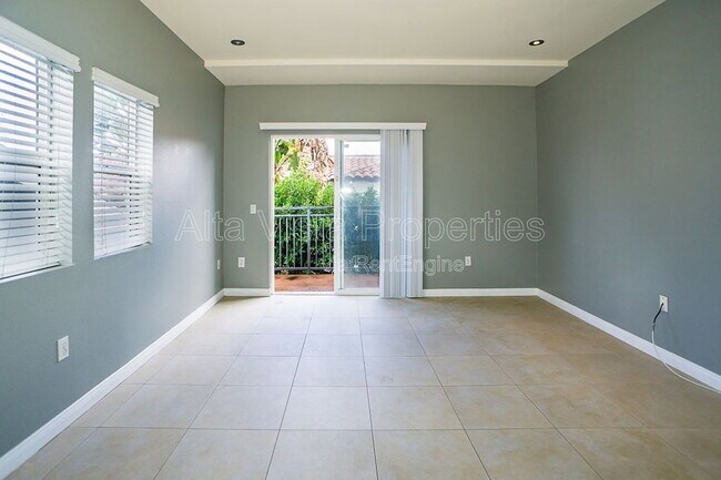 Building Photo - 3825 First Avenue