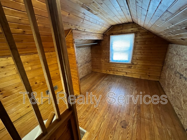 Building Photo - 8918 Birch St