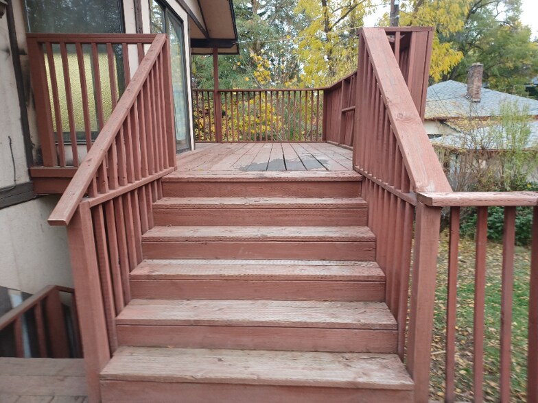 Building Photo - 3912 E Hartson Ave