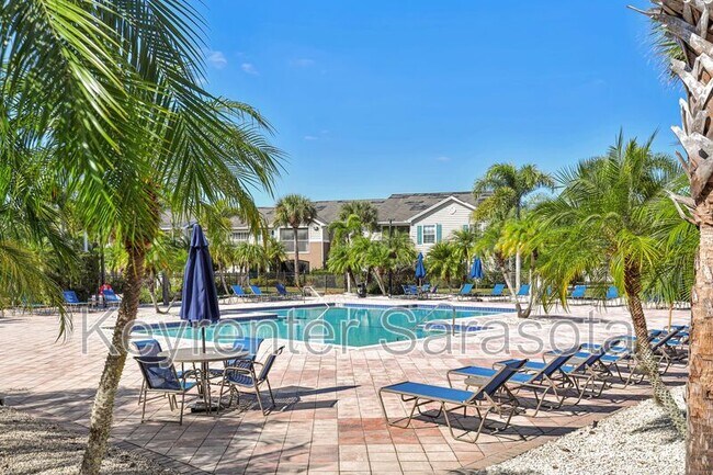 Building Photo - 8809 Manor Loop