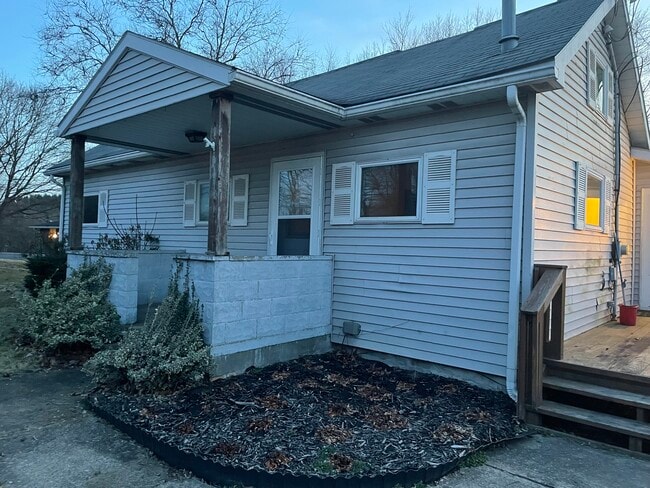 Building Photo - 315 E Brady Rd