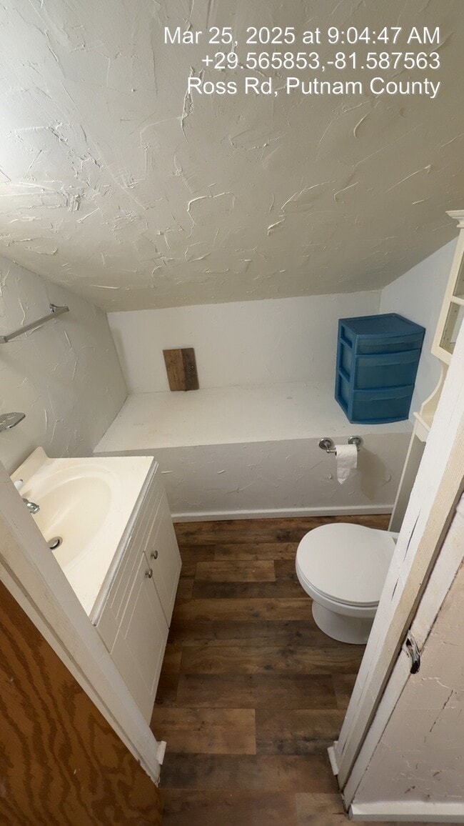 Building Photo - 110 Betsy Ross Pl