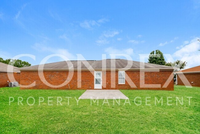 Building Photo - Fantastic 3 Bedroom