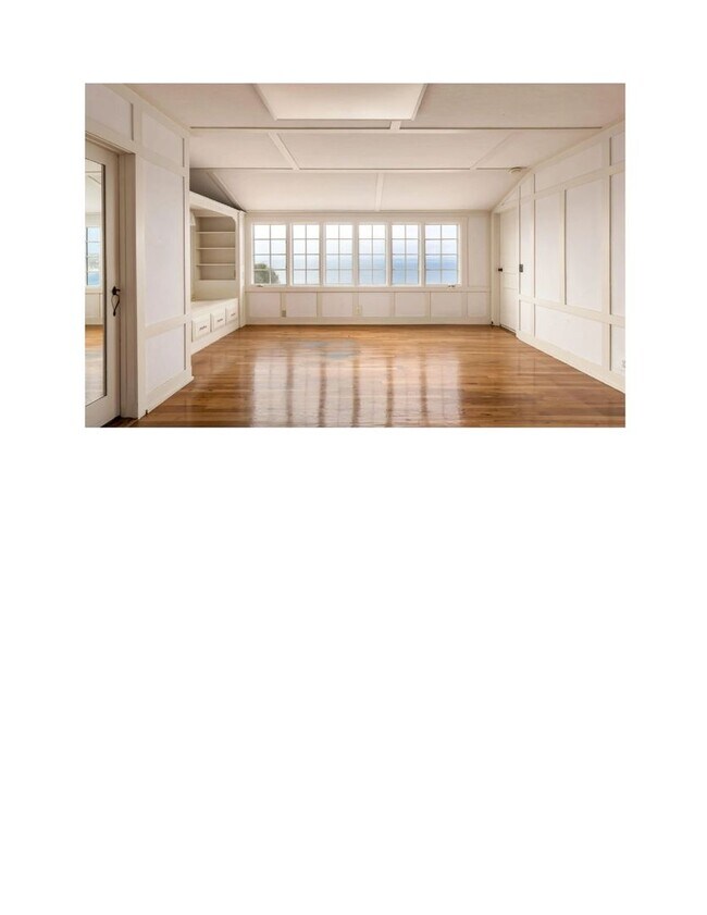 Building Photo - Amazing location in La Jolla for a big house. Gustavo Lopez AMSI
