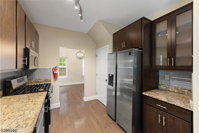 Building Photo - 2 Rider Terrace