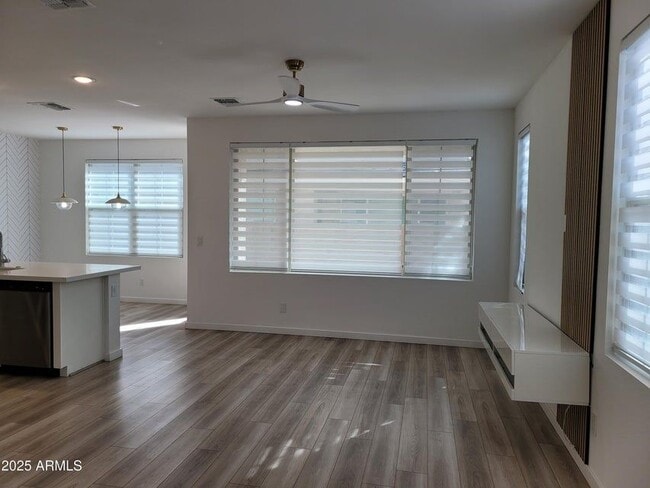Building Photo - 2754 S Apache Dr