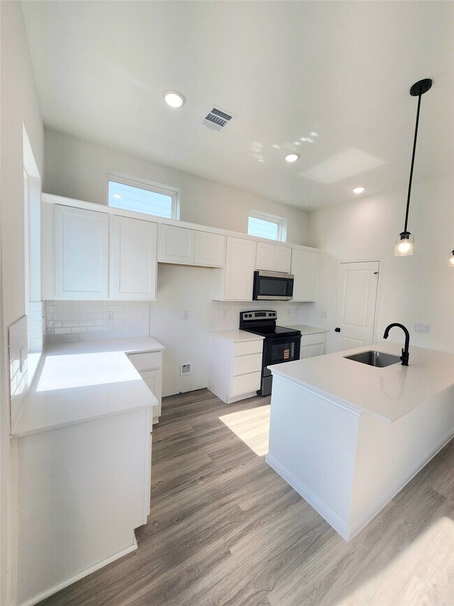 Building Photo - 4713 Mallow St