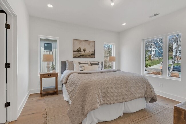 Building Photo - 2306 Ilolo St