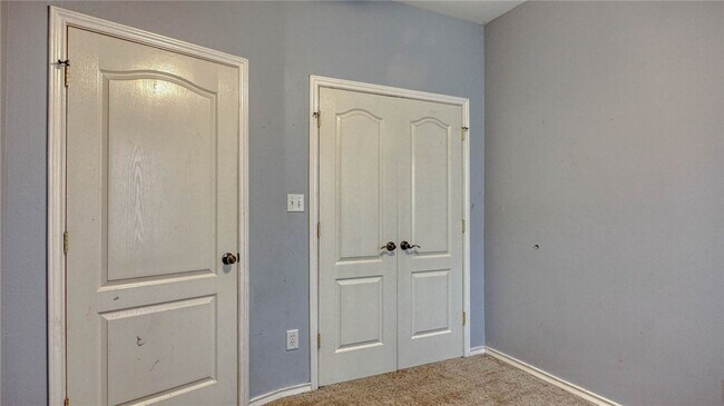 Building Photo - 2542 Windrose Dr