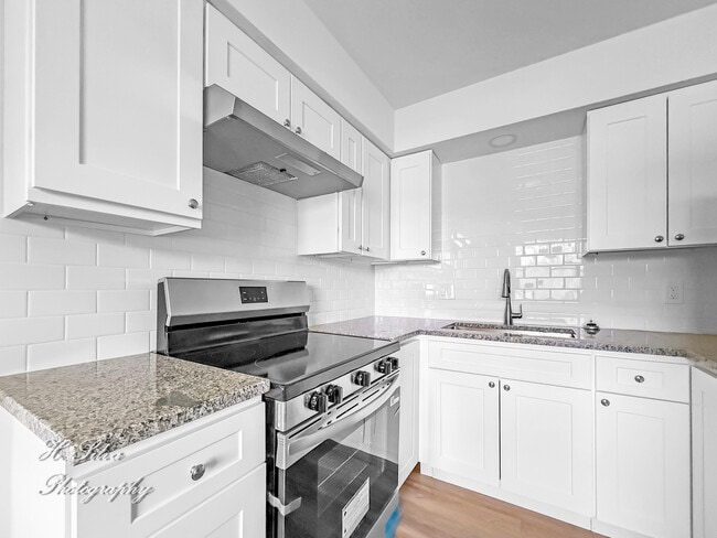 Building Photo - 5 Arrowhead Dr