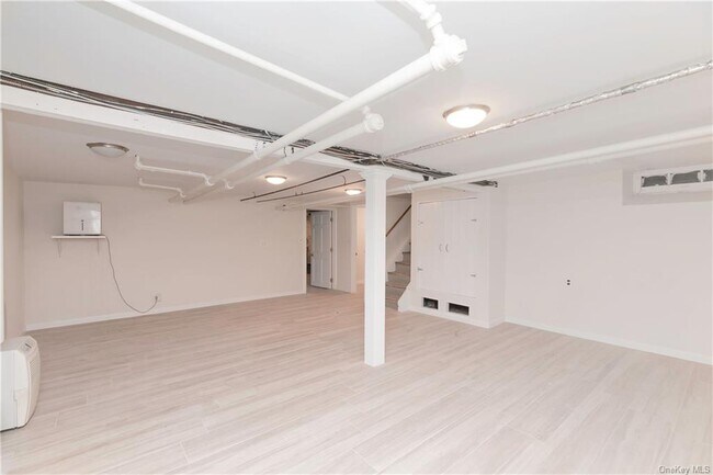 Building Photo - 607 Prospect Ave