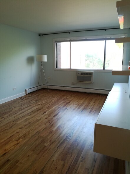 Building Photo - 5310 N Chester Ave