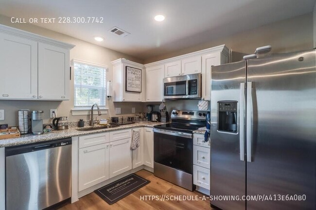 Building Photo - 142 Coral Breeze Drive