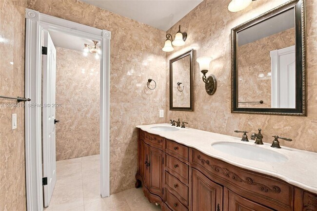Building Photo - 821 Ramblewood Dr