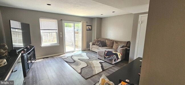 Building Photo - 6266 Ducketts Ln