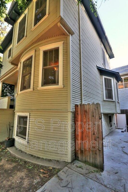 Building Photo - 1302-1304 F Street