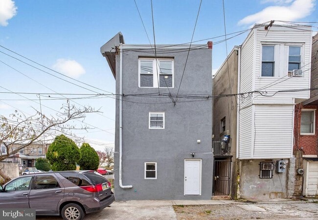 Building Photo - 167 W Albanus St