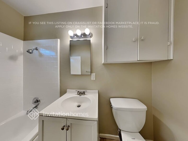 Building Photo - 490 Avignon Ct