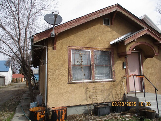 Primary Photo - 2 bedroom House