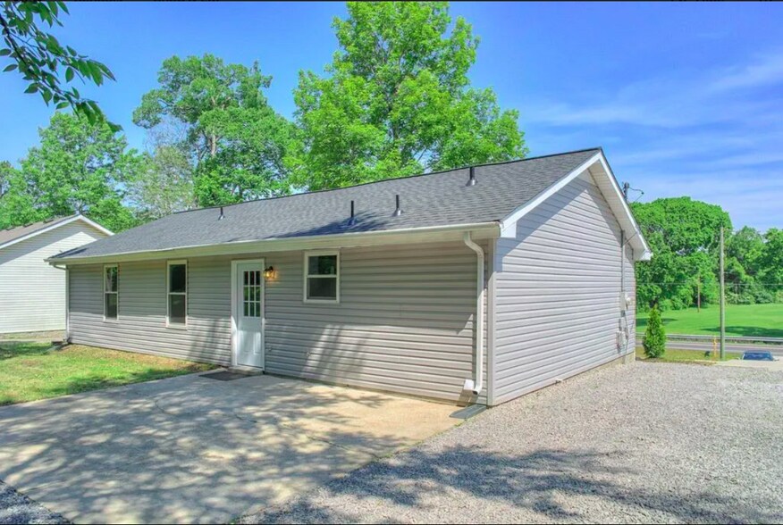 Building Photo - 212 Broadmoor Dr