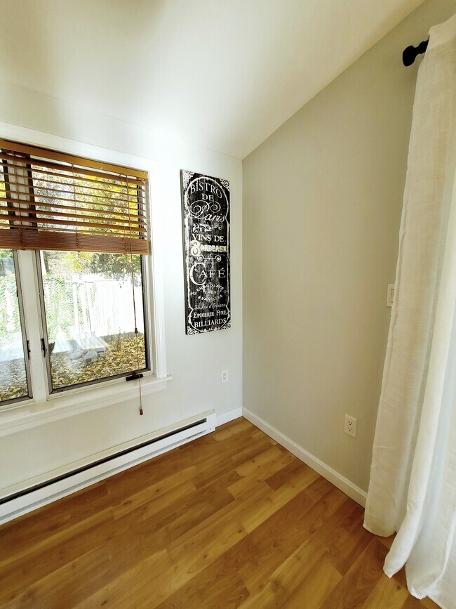 Building Photo - 23 Oakview Cir