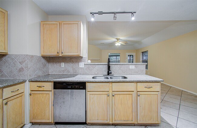 Building Photo - 16835 Carbridge Dr