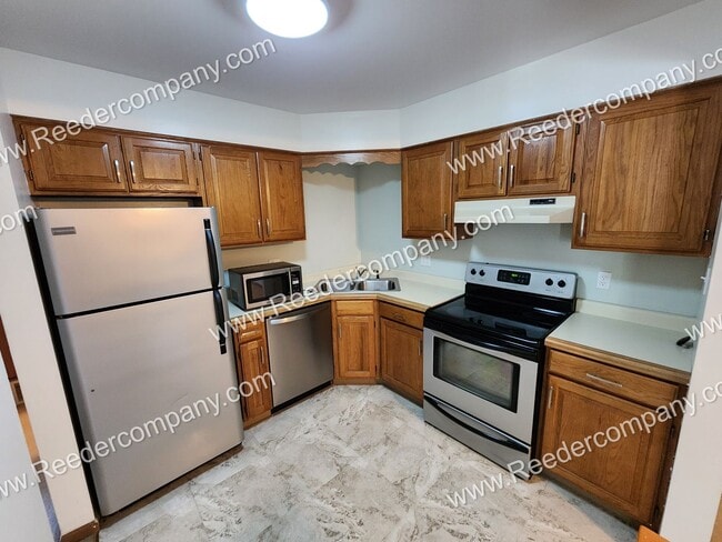 Building Photo - 2 Bedroom / 1 Bath Condo