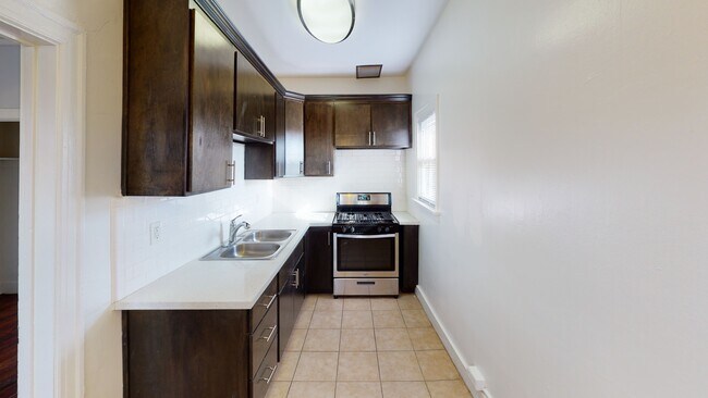 Building Photo - 1324 Calumet Ave Los Angeles CA 90026