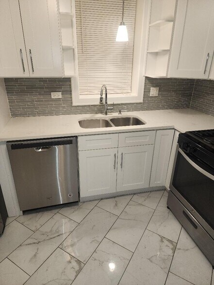Building Photo - 4846 W Haddon Ave