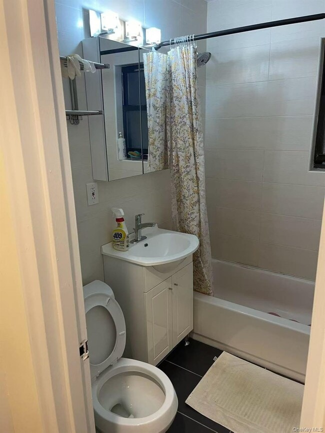 Building Photo - 136-45 Jewel Ave