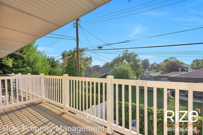 Building Photo - 2 br, 1 bath House - 3758 S Maple View Dri...