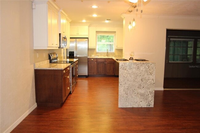Building Photo - 3125 S Lockwood Ridge Rd