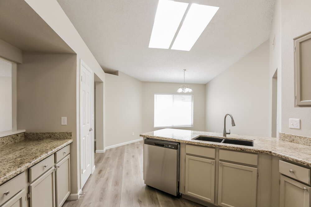 Building Photo - 2732 W Gila Ln