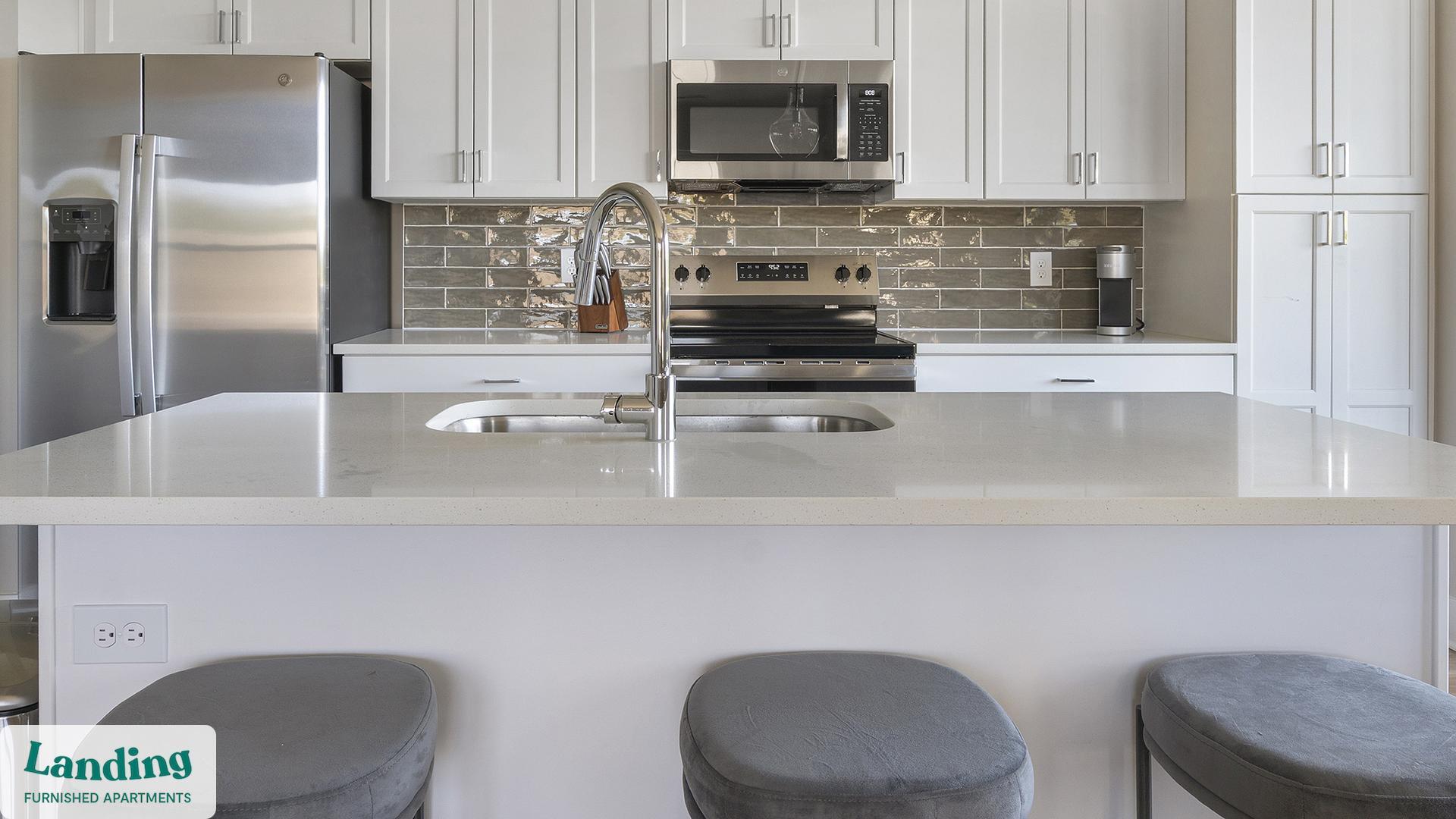 Building Photo - 1000 Forestview Dr