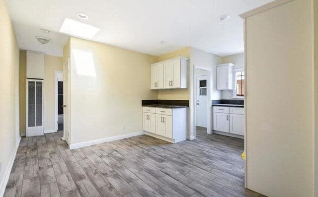 Kitchen - 921 W 83rd St