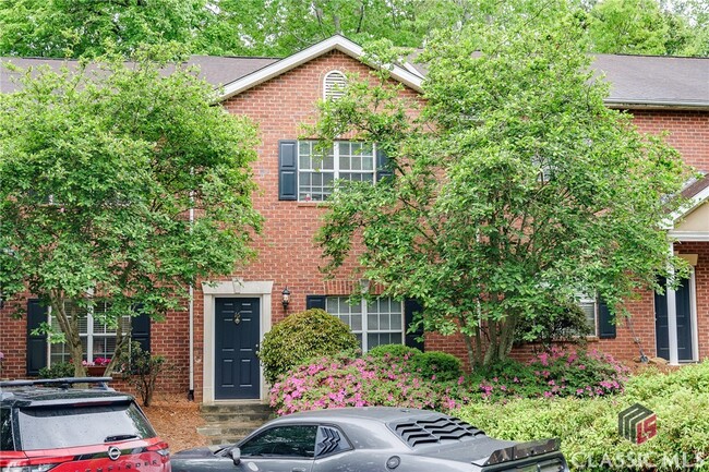 Building Photo - 205 Woodstone Dr