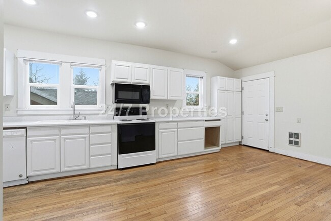 Building Photo - Amazing 4 bedroom home in SE Portland!