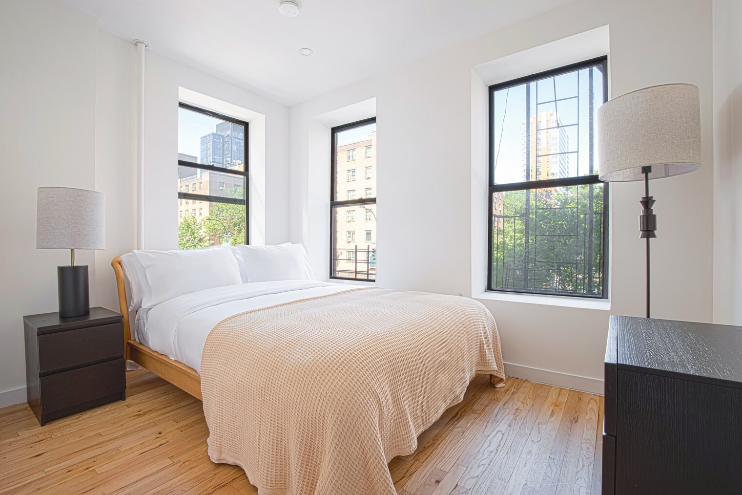 Building Photo - 363 W 17th St