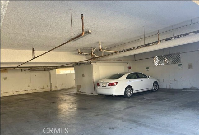 Building Photo - 9014 Burnet Ave