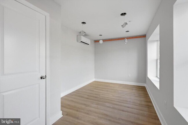 Building Photo - 7406 Bristol Pike