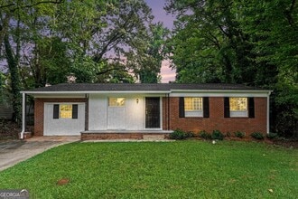 Building Photo - 1315 Pineglen Dr