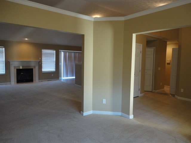 Building Photo - 596 Jodee Dr