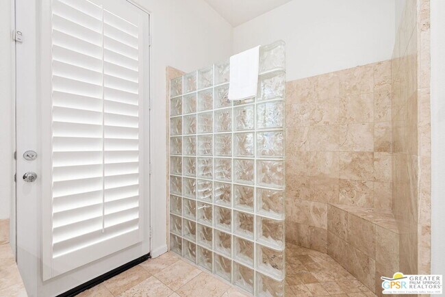 Building Photo - 1420 Lorena Way