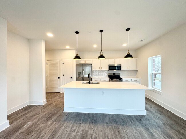 Building Photo - Discover Your Perfect 2-Bed Apartment at Brixton!