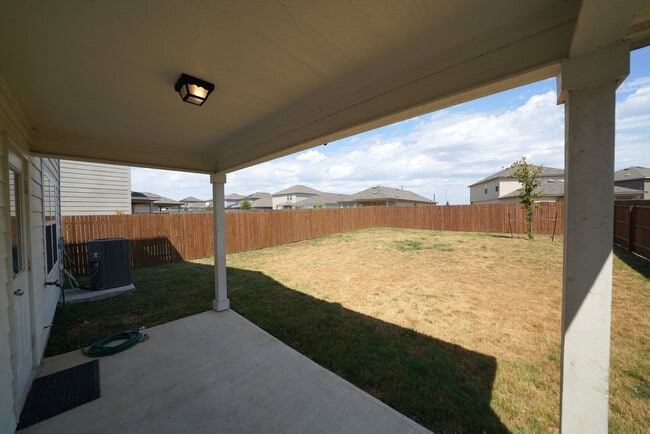 Building Photo - Beautiful home now available. Realtor Comm...